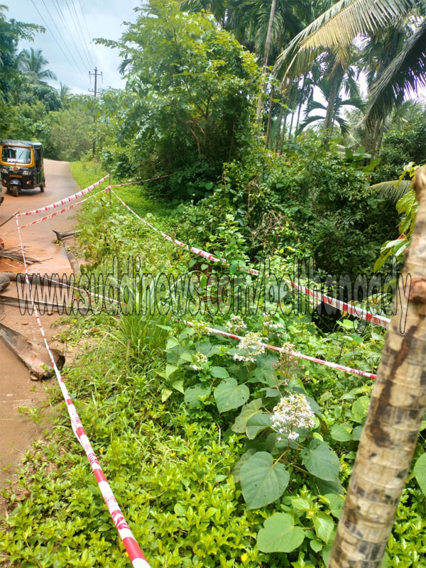 ಕುಸಿದು ಬೀಳುವ ಸ್ಥಿತಿಯಲ್ಲಿ ಪದ್ಮುಂಜ ಕಣಿಯೂರು ಕಾಂಕ್ರೀಟ್ ರಸ್ತೆ