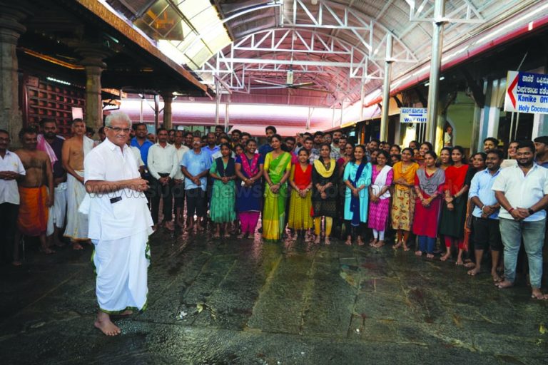 ಧರ್ಮಸ್ಥಳ ದೇವಸ್ಥಾನದಲ್ಲಿ ಸ್ವಚ್ಛತಾ ಕಾರ್ಯ