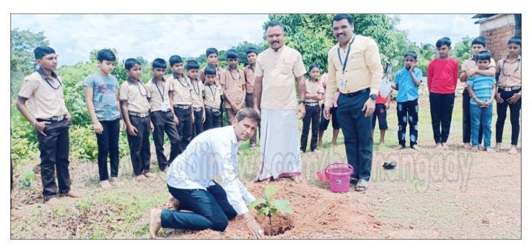 ಮಗುವಿಗೊಂದು ಮರ ಯೋಜನೆಗೆ ಮುಂದಾದ ಪಟ್ಟೂರು ಶ್ರೀರಾಮ ವಿದ್ಯಾಸಂಸ್ಥೆ