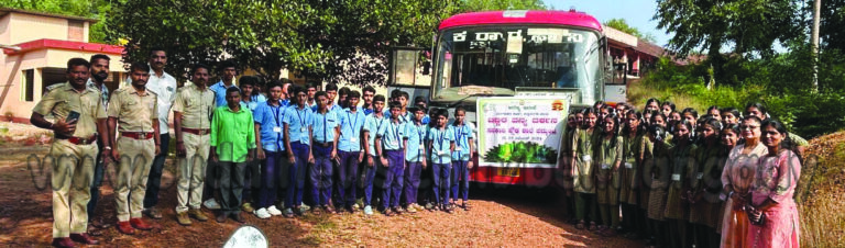 ಪದ್ಮುಂಜ: ಸರಕಾರಿ ಪ್ರೌಢ ಶಾಲೆಯ ವಿದ್ಯಾರ್ಥಿಗಳಿಗೆ ಚಿಣ್ಣರ ವಣ್ಯ ದರ್ಶನ ಉಚಿತ ಪ್ರವಾಸ ಕಾರ್ಯಕ್ರಮ