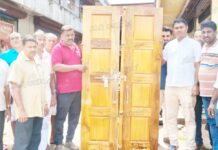 ಶಿಬಾಜೆ: ನಾರಾಯಣ ಗುರು ಮಂದಿರಕ್ಕೆ ರಕ್ಷಿತ್ ಶಿವರಾಂ ಅವರಿಂದ ಬಾಗಿಲು ಹಸ್ತಾಂತರ