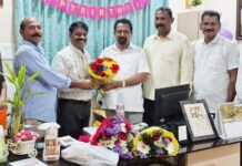 ಉಜಿರೆ:ಎಸ್.ಡಿ.ಎಂ ಆಸ್ಪತ್ರೆ ಎಂ.ಡಿ. ಜನಾರ್ಧನ್ ರಿಗೆ ಹುಟ್ಟುಹಬ್ಬದ ಶುಭಾಶಯ ತಿಳಿಸಿದ ಕಳೆಂಜ ಕ್ರಿಶ್ಚಿಯನ್ ಬ್ರದರ್ಸ್ ತಂಡ