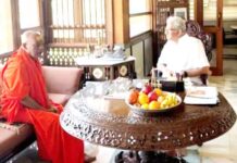 ಕನ್ಯಾಡಿ: ಬ್ರಹ್ಮಾನಂದ ಸರಸ್ವತೀ ಸ್ವಾಮೀಜಿ ಡಾ. ಡಿ ವೀರೇಂದ್ರ ಹೆಗ್ಗಡೆ ಅವರ ಭೇಟಿ