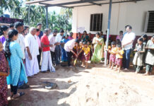 ಬಳಂಜ: 21ಲಕ್ಷ ವೆಚ್ಚದ ಶಾಲಾ ಕೊಠಡಿ, ಕ್ರೀಡಾಂಗಣ ನವೀಕರಣ, ರಂಗಮಂದಿರ ಕಾಮಗಾರಿಗೆ ಎಲ್.ಕೆ.ಜಿ, ಯು.ಕೆ.ಜಿ ಮಕ್ಕಳಿಂದ ಶಿಲಾನ್ಯಾಸ