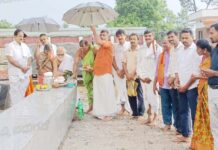 ಸಂಗಮ ಕ್ಷೇತ್ರ ಪಜಿರಡ್ಕ ದೇವಸ್ಥಾನದ ನೂತನ ಶಿಲಾಮಯ ಧ್ವಜಸ್ತಂಭಕ್ಕೆ ಬಜಗೋಳಿಯಲ್ಲಿ ತೀರ್ಥ ಪ್ರೋಕ್ಷಣೆ