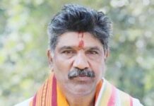 ಎಸಿ ಕೋರ್ಟ್ಗೆ ಹಾಜರಾಗುವ ಮುನ್ನ ಪುತ್ತೂರು ಮಹಾಲಿಂಗೇಶ್ವರ ದೇವಸ್ಥಾನಕ್ಕೆ ಮಹೇಶ್ ಶೆಟ್ಟಿ ತಿಮರೋಡಿ ಭೇಟಿ