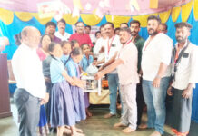 ರಾಜ ಕೇಸರಿ ಸೇವಾ ಟ್ರಸ್ಟ್ ವತಿಯಿಂದ ಆರಂಬೋಡಿ ಶಾಲಾ ಮಕ್ಕಳಿಗೆ ಬಟ್ಟಲು ಮತ್ತು ಗ್ಯಾಸ್ ಸ್ಟವ್ ವಿತರಣೆ